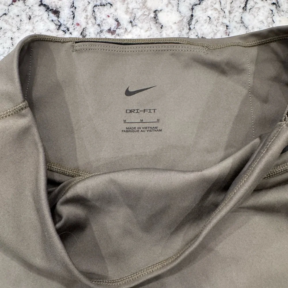 Nike Dri-FIT Olive Green High Rise Biker Shorts Size M - Picture 5 of 9